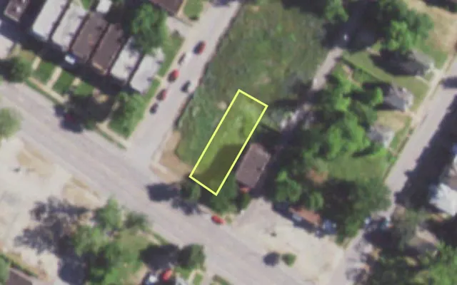Aerial view of 5719 PAGE BLVD — vacant lot, St. Louis with approximate parcel outline
