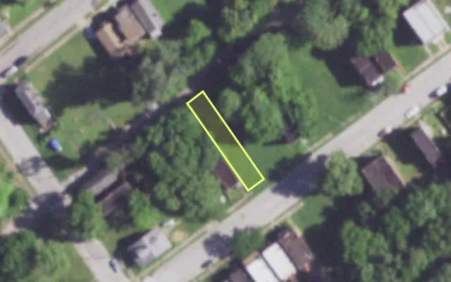 Aerial view of 1911 DESOTO AV — vacant lot, St. Louis with approximate parcel outline