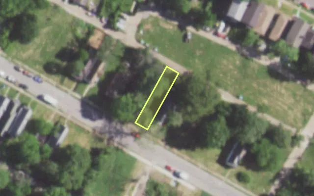 Aerial view of 5643 ROOSEVELT PL — vacant lot, St. Louis with approximate parcel outline