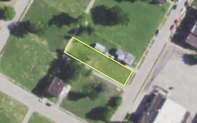 Aerial view of 2517 BURD AV — vacant lot, St. Louis with approximate parcel outline