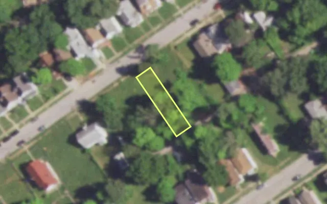 Aerial view of 4932 GENEVIEVE AV — vacant lot, St. Louis with approximate parcel outline