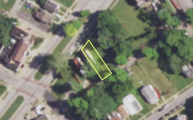 Aerial view of 5548 RIVERVIEW BLVD — vacant lot, St. Louis with approximate parcel outline