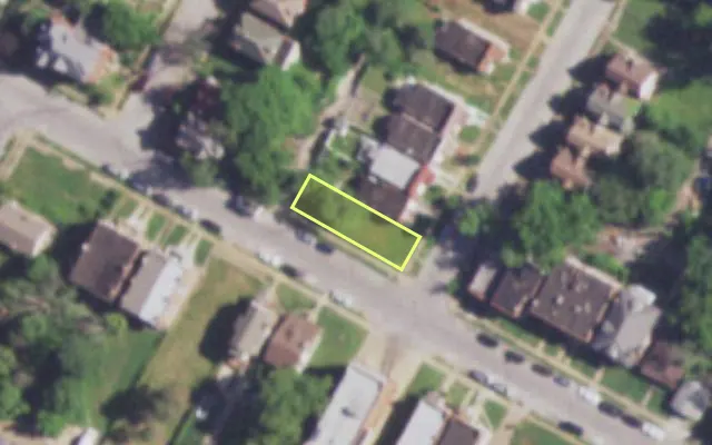 Aerial view of 4001 N TAYLOR AV — vacant lot, St. Louis with approximate parcel outline