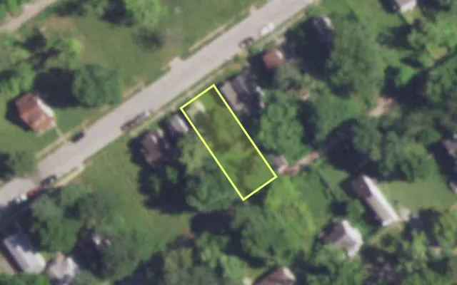 Aerial view of 5230 WREN AV — vacant lot, St. Louis with approximate parcel outline