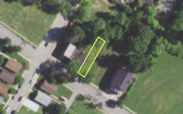 Aerial view of 5645 WELLS AV — vacant lot, St. Louis with approximate parcel outline