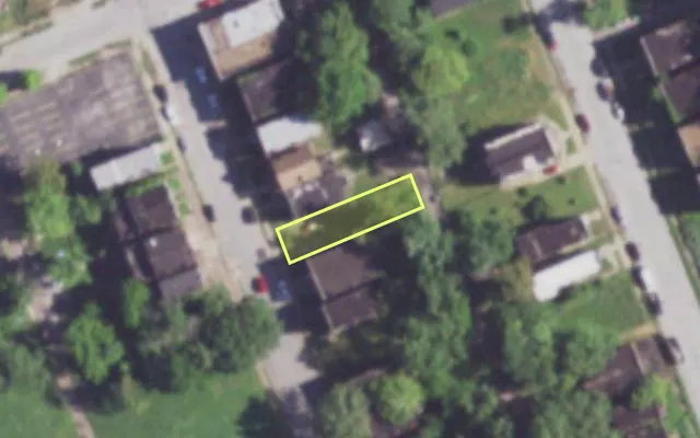 Aerial view of 4024 N FLORISSANT AV — vacant lot, St. Louis with approximate parcel outline