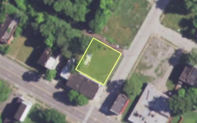 Aerial view of 1305 PRAIRIE AV — vacant lot, St. Louis with approximate parcel outline
