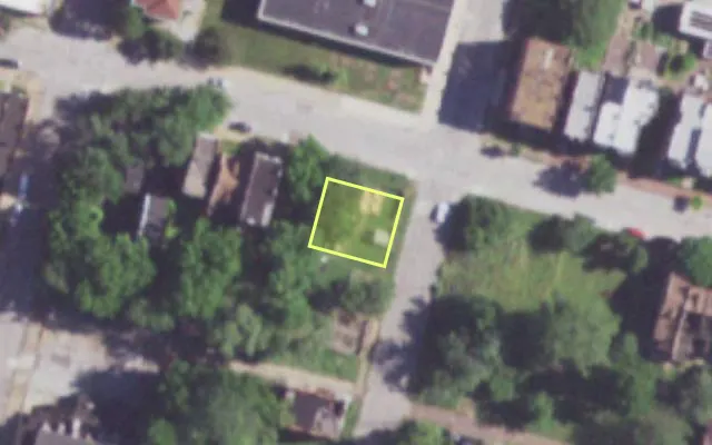 Aerial view of 1300 HEBERT ST — vacant lot, St. Louis with approximate parcel outline