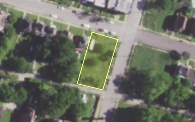 Aerial view of 5100 RIDGE AV — vacant lot, St. Louis with approximate parcel outline