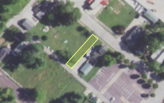 Aerial view of 528 POEPPING ST — vacant lot, St. Louis with approximate parcel outline