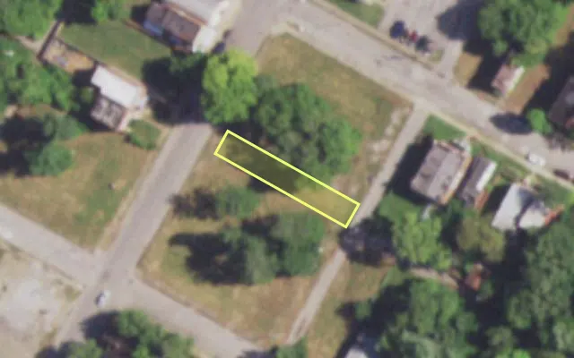 Aerial view of 1814 N TAYLOR AV — vacant lot, St. Louis with approximate parcel outline