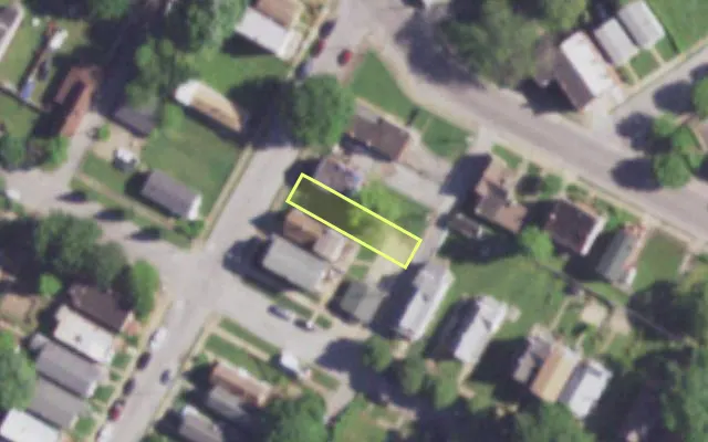 Aerial view of 4244 CLAY AV — vacant lot, St. Louis with approximate parcel outline