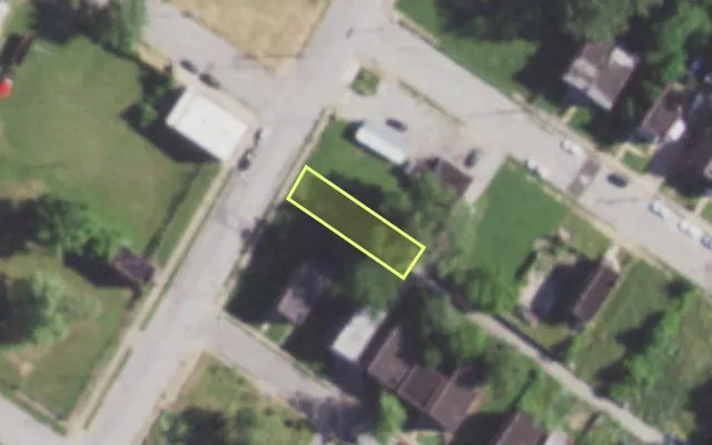 Aerial view of 1386 HODIAMONT AV — vacant lot, St. Louis with approximate parcel outline