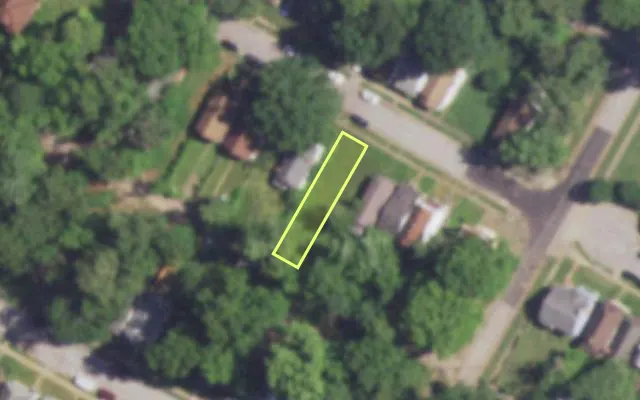 Aerial view of 6016 EMMA AV — vacant lot, St. Louis with approximate parcel outline