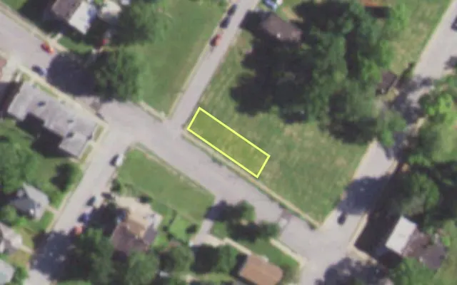 Aerial view of 1452 SHAWMUT PL — vacant lot, St. Louis with approximate parcel outline