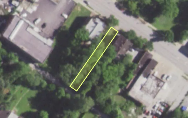 Aerial view of 5346 DR MARTIN LUTHER KING DR — vacant lot, St. Louis with approximate parcel outline
