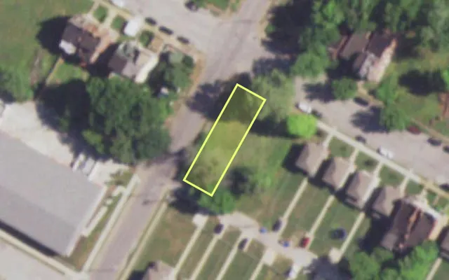 Aerial view of 4266 W COOK AV — vacant lot, St. Louis with approximate parcel outline