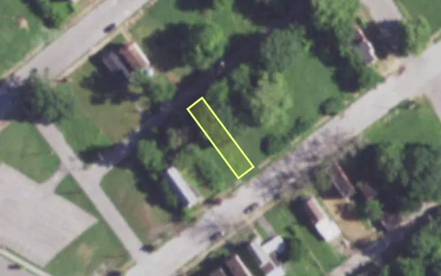 Aerial view of 2123 DESOTO AV — vacant lot, St. Louis with approximate parcel outline