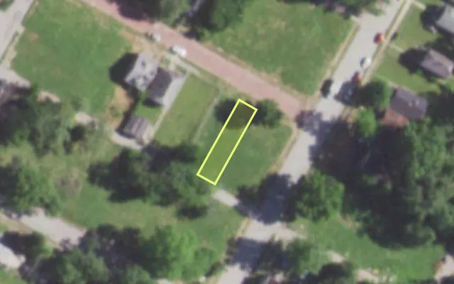 Aerial view of 5550 POWERS AV — vacant lot, St. Louis with approximate parcel outline