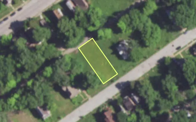 Aerial view of 5339 GERALDINE AV — vacant lot, St. Louis with approximate parcel outline