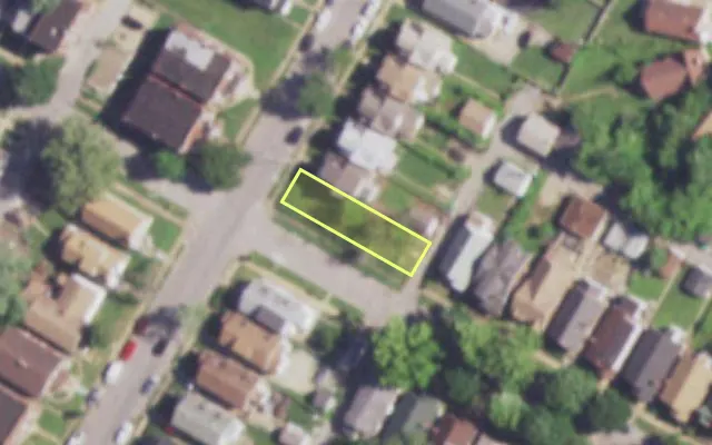 Aerial view of 4200 SHREVE AV — vacant lot, St. Louis with approximate parcel outline