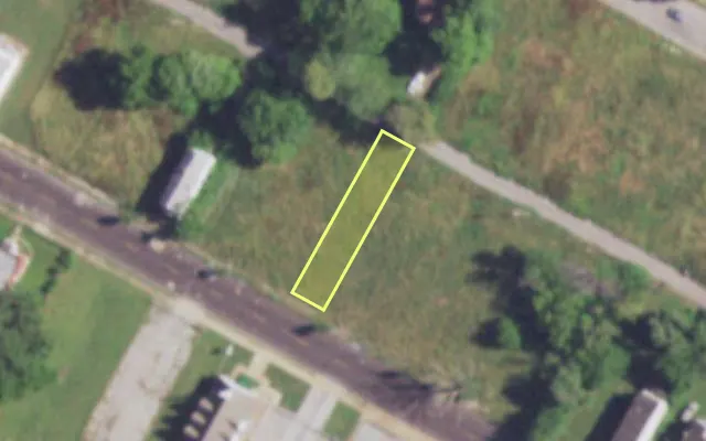 Aerial view of 4339 W ST LOUIS AV — vacant lot, St. Louis with approximate parcel outline