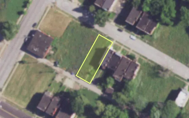 Aerial view of 3848 LABADIE AV — vacant lot, St. Louis with approximate parcel outline