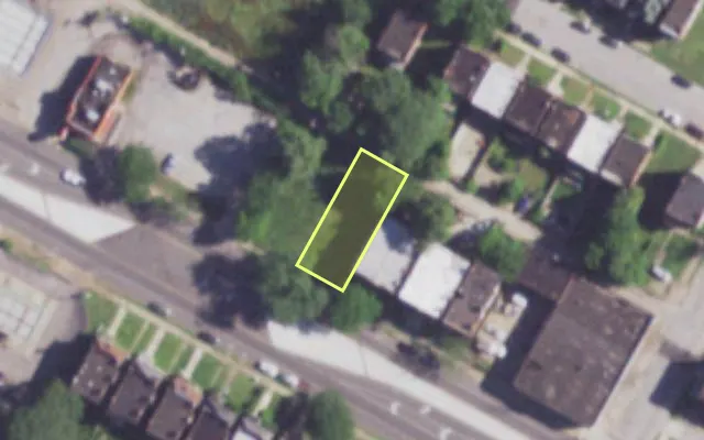 Aerial view of 3225 NATURAL BRIDGE AV — vacant lot, St. Louis with approximate parcel outline