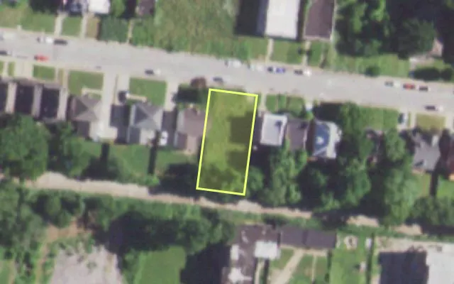 Aerial view of 5352 VERNON AV — vacant lot, St. Louis with approximate parcel outline