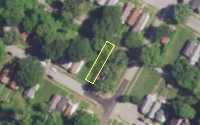 Aerial view of 6005 EMMA AV — vacant lot, St. Louis with approximate parcel outline