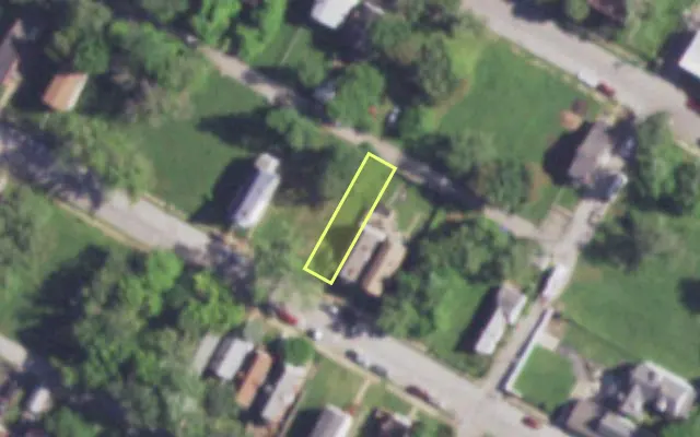Aerial view of 4433 BESSIE AV — vacant lot, St. Louis with approximate parcel outline