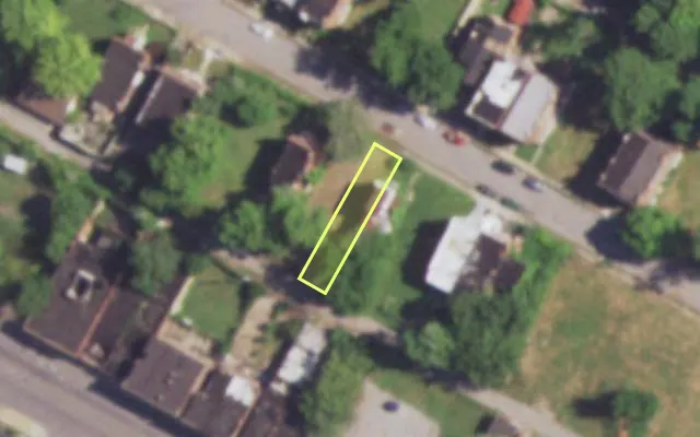 Aerial view of 4578 ALDINE AV — vacant lot, St. Louis with approximate parcel outline