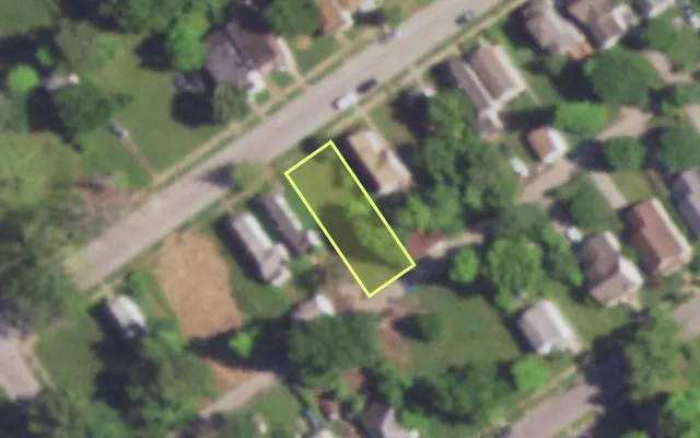 Aerial view of 4926 BEACON AV — vacant lot, St. Louis with approximate parcel outline