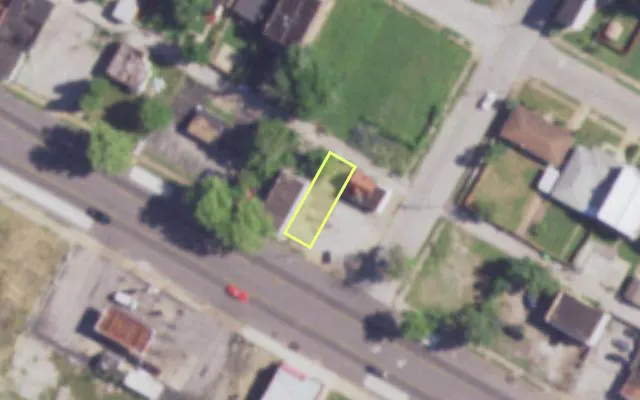 Aerial view of 4205 W NATURAL BRIDGE AV — vacant lot, St. Louis with approximate parcel outline
