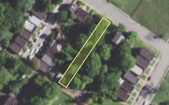 Aerial view of 5920 WELLS AV — vacant lot, St. Louis with approximate parcel outline