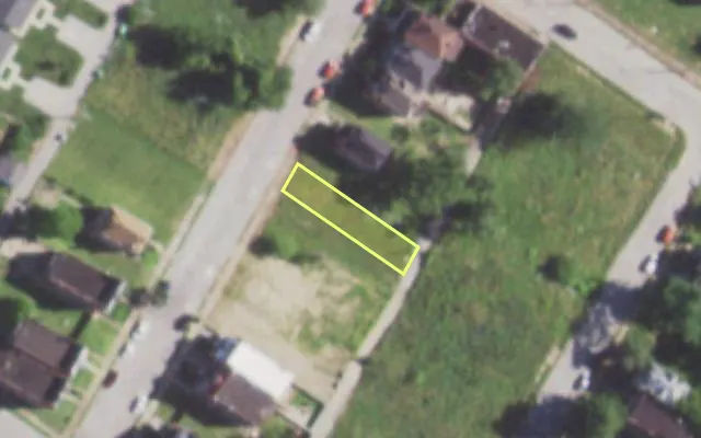 Aerial view of 1380 BELT AV — vacant lot, St. Louis with approximate parcel outline