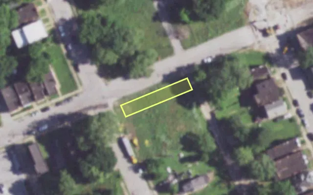 Aerial view of 4264 N 19TH ST — vacant lot, St. Louis with approximate parcel outline