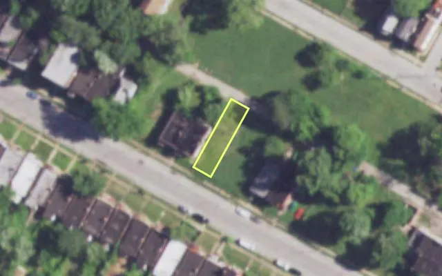 Aerial view of 4437 LEE AV — vacant lot, St. Louis with approximate parcel outline