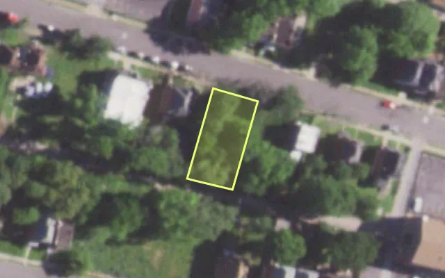 Aerial view of 5034 RIDGE AV — vacant lot, St. Louis with approximate parcel outline