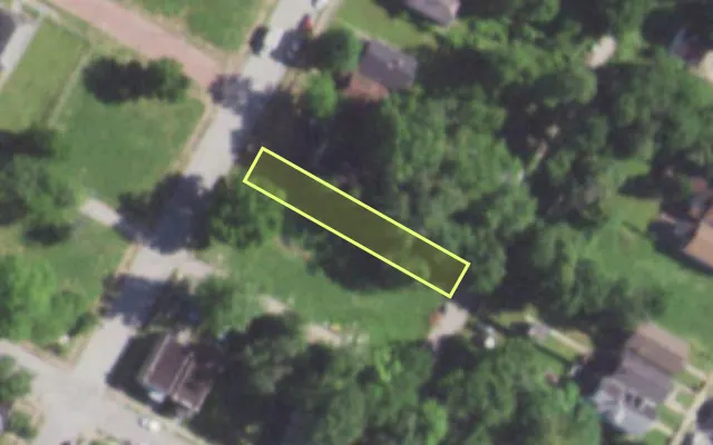 Aerial view of 2720 BURD AV — vacant lot, St. Louis with approximate parcel outline