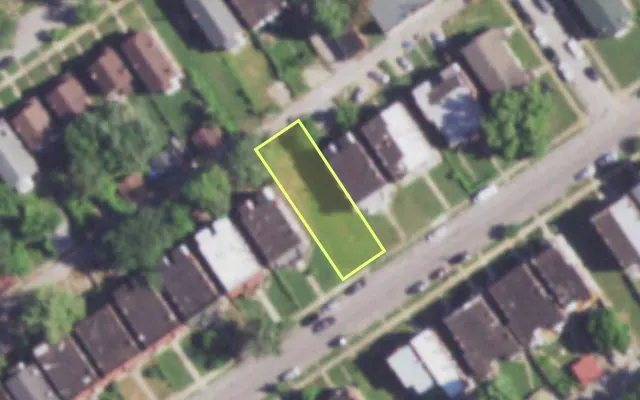 Aerial view of 4639 POPE AV — vacant lot, St. Louis with approximate parcel outline