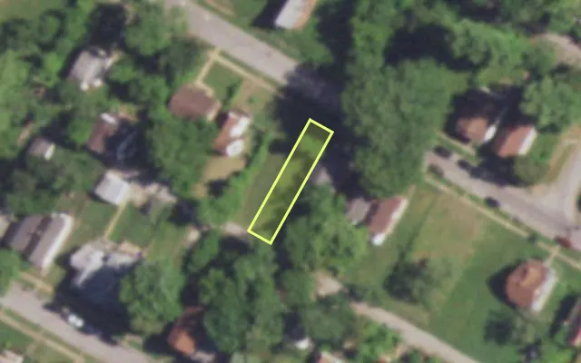 Aerial view of 6020 GARESCHE AV — vacant lot, St. Louis with approximate parcel outline