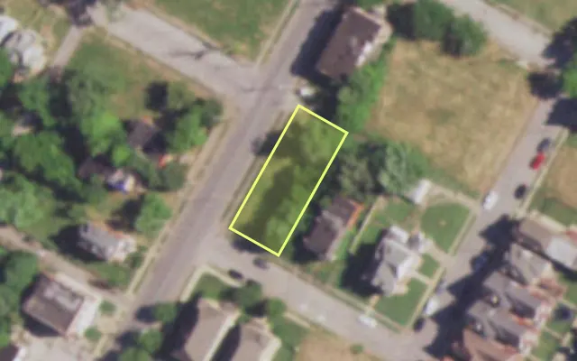 Aerial view of 4649 ALDINE AV — vacant lot, St. Louis with approximate parcel outline