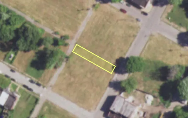 Aerial view of 2613 N TAYLOR AV — vacant lot, St. Louis with approximate parcel outline