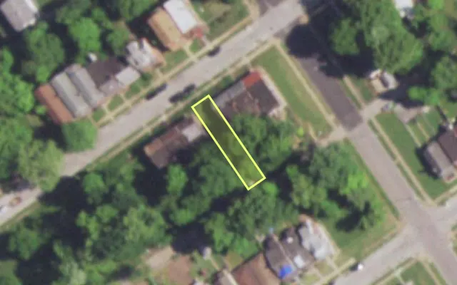 Aerial view of 5268 GENEVIEVE AV — vacant lot, St. Louis with approximate parcel outline