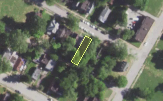 Aerial view of 5614 HIGHLAND AV — vacant lot, St. Louis with approximate parcel outline