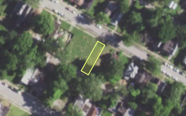 Aerial view of 5640 HIGHLAND AV — vacant lot, St. Louis with approximate parcel outline