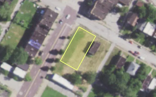 Aerial view of 2852 UNION BLVD — vacant lot, St. Louis with approximate parcel outline