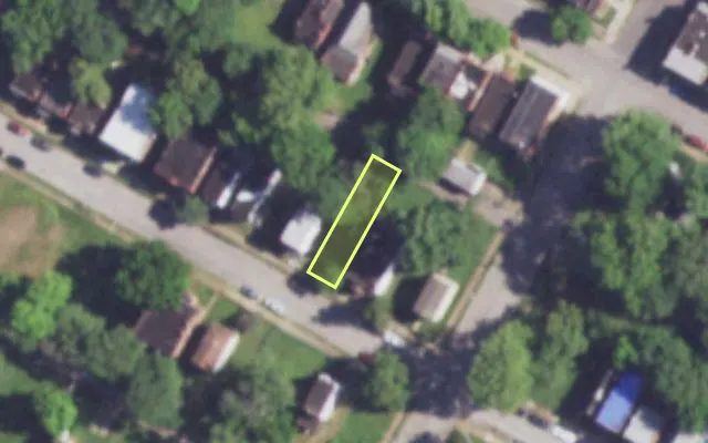 Aerial view of 4211 W FARLIN AV — vacant lot, St. Louis with approximate parcel outline