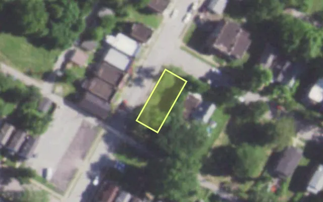 Aerial view of 5348 LABADIE AV — vacant lot, St. Louis with approximate parcel outline
